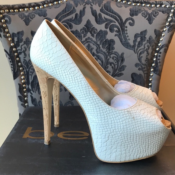 Bebe Katrice Peep Toe Platforms - Picture 3 of 8